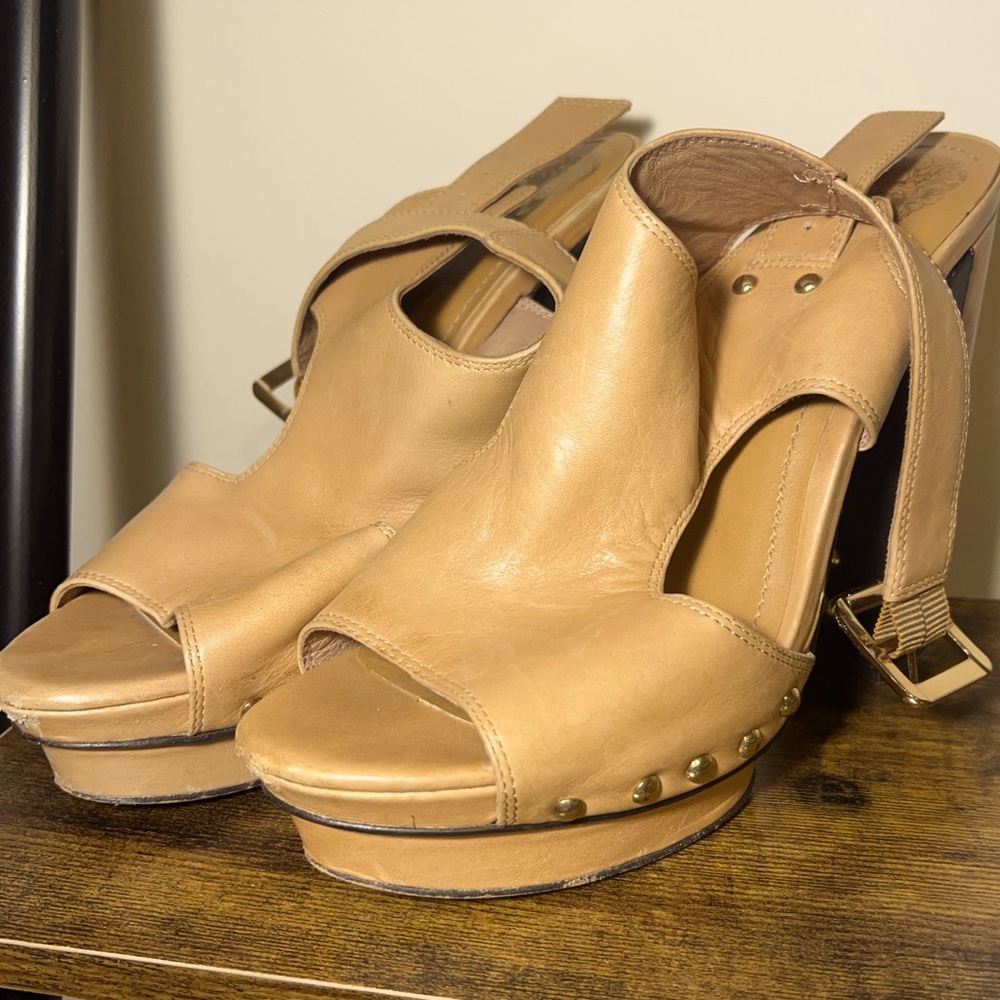 Noticeable wear and tear, all shown in pictures.Still solid shoes for going out